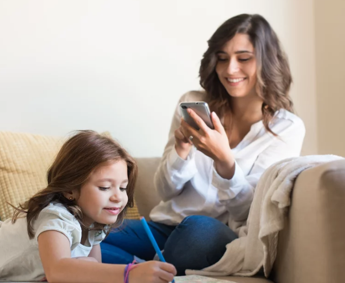 Best 5 Android and iPhone Apps for Savvy Moms